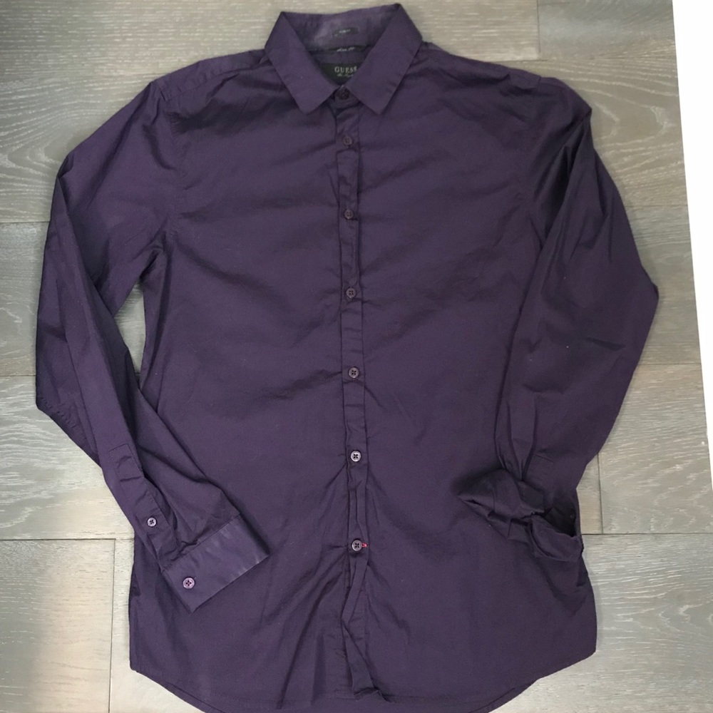 GUESS MEN. Shirt size: M. Slim fit.